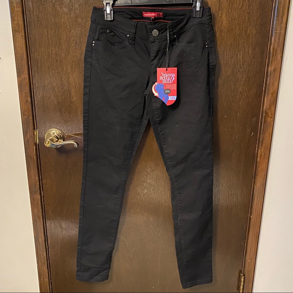 YMI- Wanna betta butt? Juniors low rise skinny black jeans